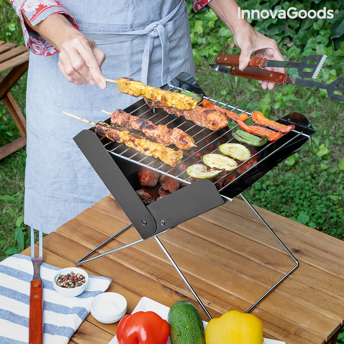 Zusammenklappbarer tragbarer Mini-Grill für Holzkohle Foldecue InnovaGoods 