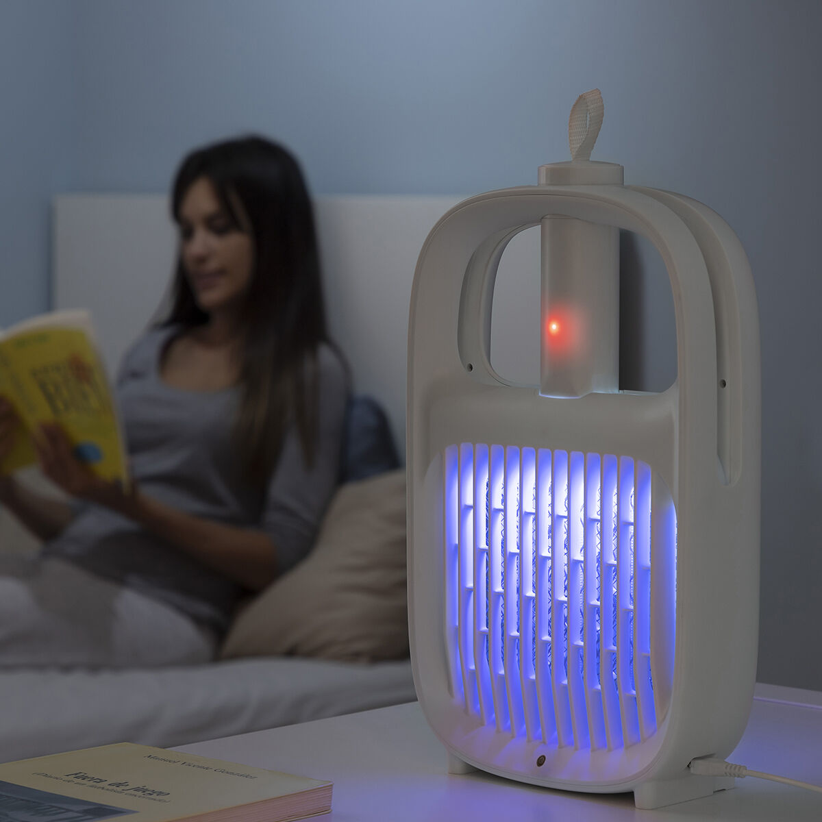 Lámpara Antimosquitos y Raqueta Matainsectos Recargable 2 en 1 Swateck InnovaGoods