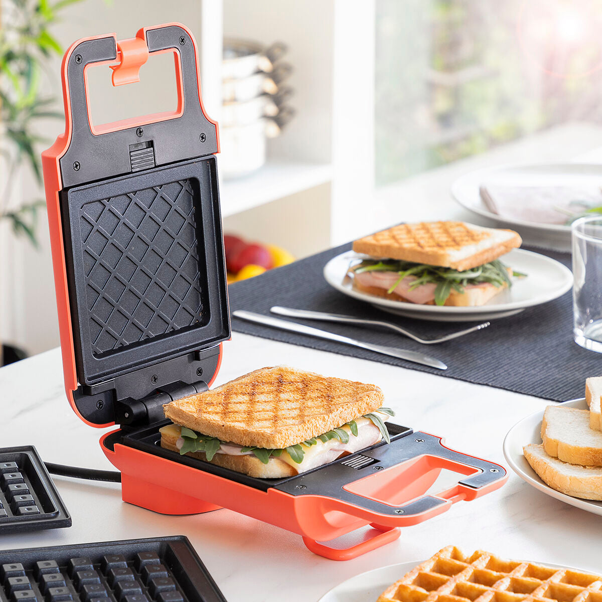 2 in 1 Waffel- und Sandwichmaker mit Rezepten Wafflicher InnovaGoods 