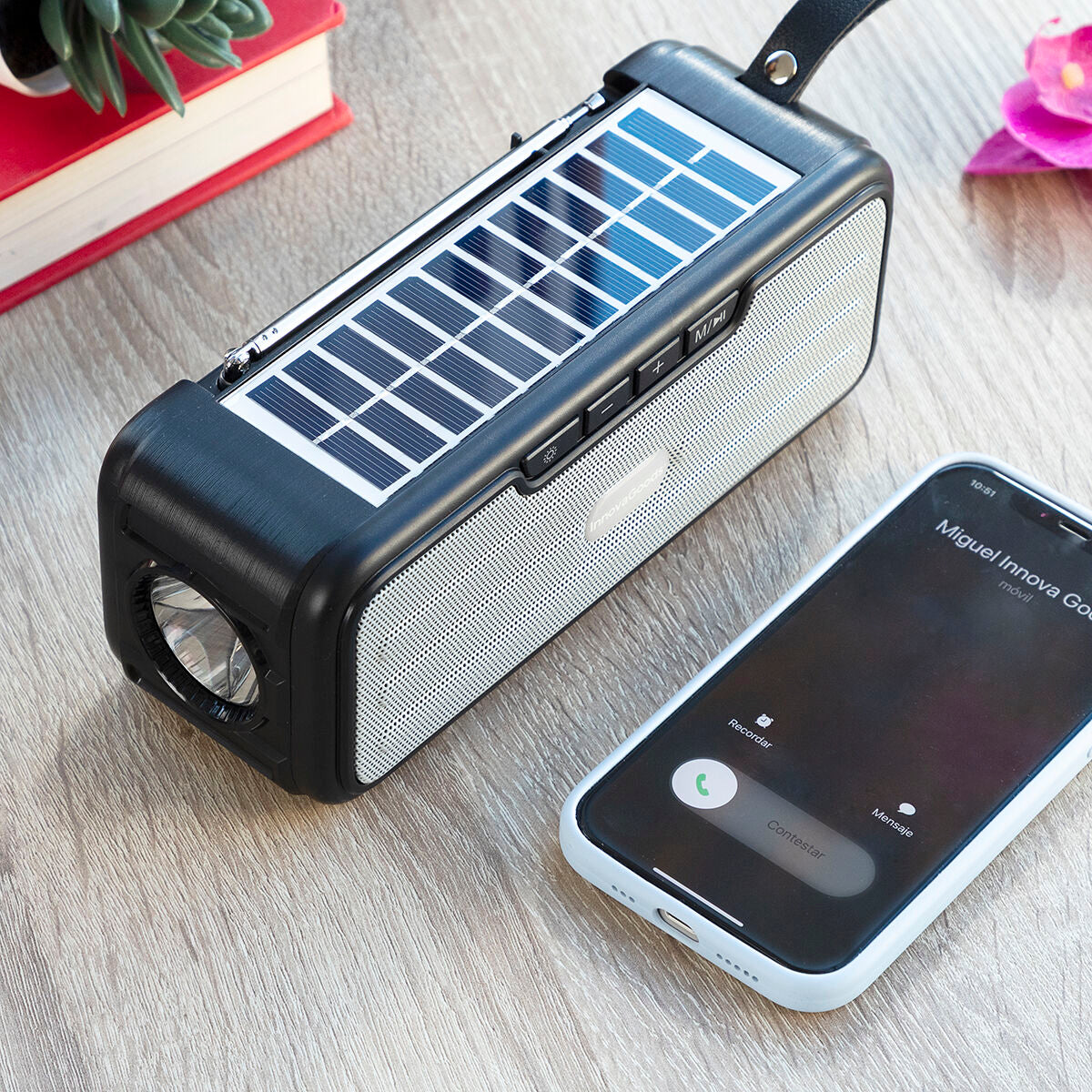 Altavoz Inalámbrico con Carga solar y Linterna LED Sunker InnovaGoods