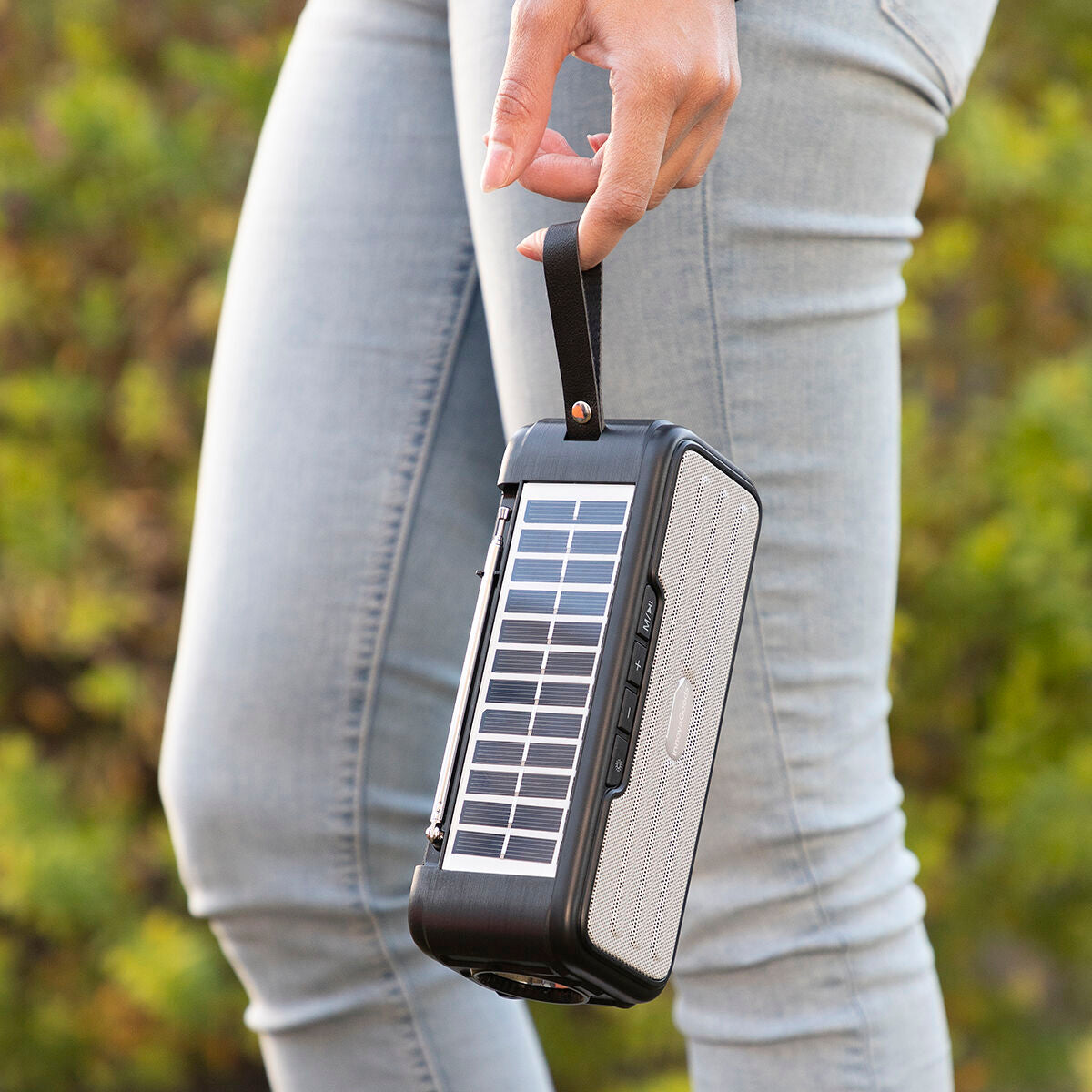 Kabelloser Lautsprecher mit Solaraufladung und LED-Taschenlampe Sunker InnovaGoods 