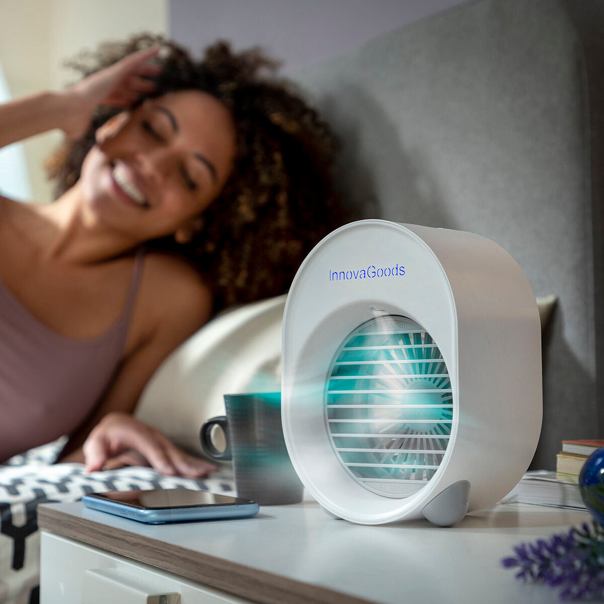 Mini Climatizador Humidificador por Ultrasonidos con LED Koolizer InnovaGoods